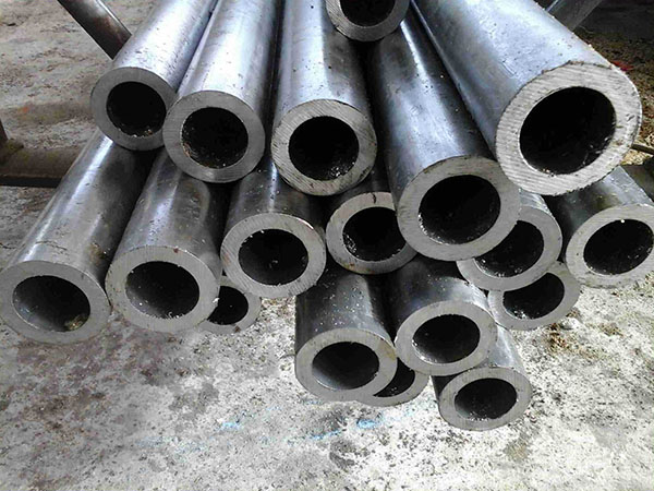 精密無(wú)縫鋼管是一種什么類(lèi)型的材質(zhì)？